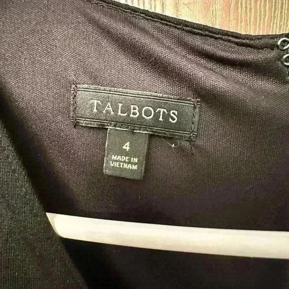 Talbots Ruffle Hem Midi Dress V-Neck Sleeveless Back Zip Solid Black Size 4 - Picture 2 of 8